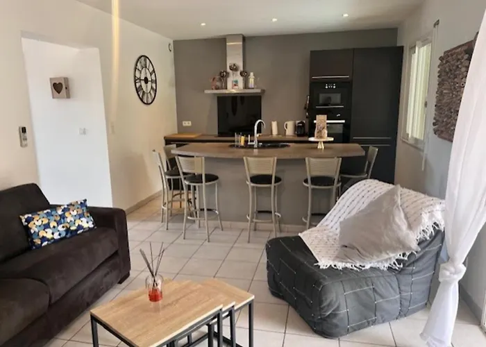Appt T2 Standing Avec Piscine Et Terrasse Apartamento